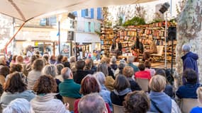 Les correspondances de Manosque. Un rendez-vous important pour les romanciers face à la crise de la critique traditionnelle. 