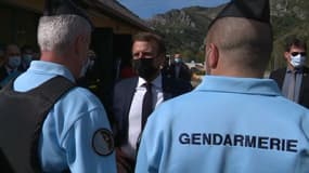 Le président français Emmanuel Macron le 7 octobre 2020 dans les Alpes-Maritimes à la suite des inondations