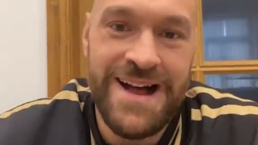 Tyson Fury ironisant sur Instagram: "Mon dieu, il a signé !"