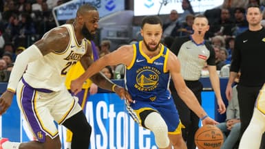Stephen Curry face à Lebron James lors du Christmas Day de la NBA, le 25 décembre 2024