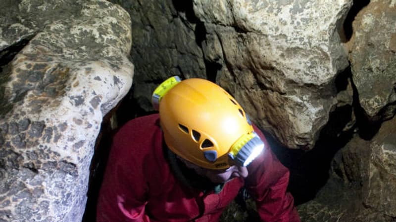 Vercors: un mineur secouru après être resté coincé à 200 mètres sous terre dans une grotte