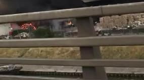 Gigantesque incendie à la déchetterie du port de Gennevilliers - Témoins BFMTV