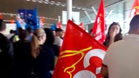 Loi travail : blocage du terminal 2E de l'aéroport de Roissy-Charles-de-Gaulle - Témoins BFMTV