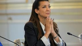 Sabrina Agresti-Roubache, nommée ministre de la Ville, assiste au premier Conseil des ministres après le remaniement du gouvernement, le 21 juillet 2023 à l'Elysée, à Paris