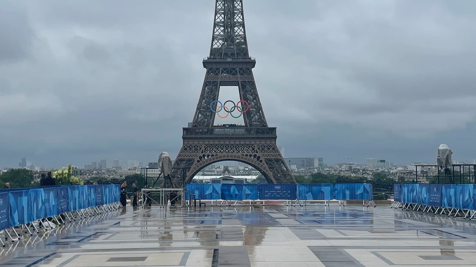 La vue sur la Tour Eiffel depuis le Trocadéro avant la cérémonie d'ouverture des JO 2024, le 26 juillet 2024 La vue sur la Tour Eiffel depuis le Trocadéro avant la cérémonie d'ouverture des JO 2024, le 26 juillet 2024