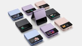 Le Galaxy Z Flip 4 est disponible en plusieurs coloris.