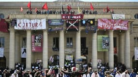 Le théâtre de l'Odéon occupé par des intermittents du spectacle, le 23 avril 2021 à Paris