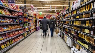 Image d'illustration - Des clients dans un supermarché de Lille, en novembre 2016.