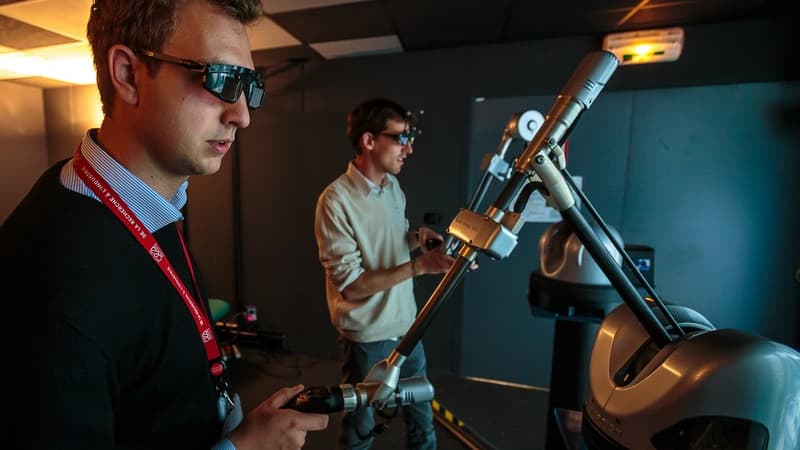 Les opérateurs sont formés grâce à des dispositifs de réalité virtuelle.