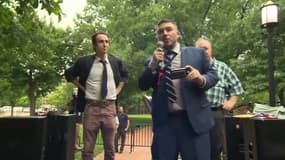 "Qui est intolérant ici ?" Un an après Charlottesville, une poignée de néo-nazis défie les antiracistes à Washington