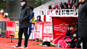 Eric Roy lors de Brest-PSG en Ligue 1 le 1er février 2025 au stade Francis Le Blé