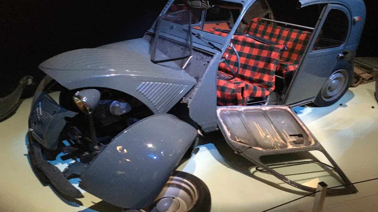 La voiture de Bourvil au début du Corniaud