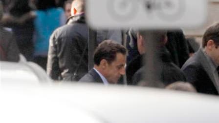 Nicolas Sarkozy est arrivé mercredi après-midi à la clinique de La Muette, dans le XVIe arrondissement de Paris, où son épouse Carla Bruni-Sarkozy a été admise en vue de son accouchement. /Photo prise le 19 octobre 2011/REUTERS/Stéphane Mahé