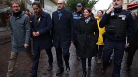La maire de Paris, Anne Hidalgo, et le préfet de police Laurent Nuñez ont déambulé ensemble mardi dans le quartier des Halles