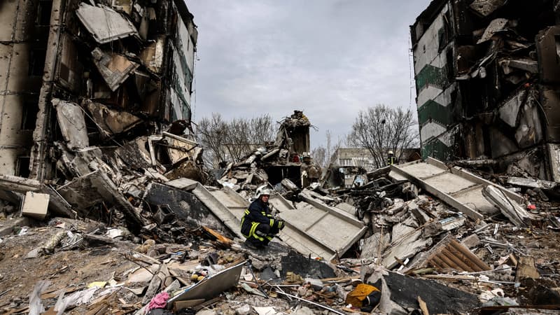 Ukraine: neuf corps de civils retrouvés à Borodyanka, certains avec des 