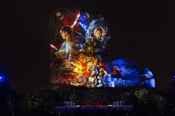 Le spectacle nocturne "Star Wars : La Célébration Galactique”