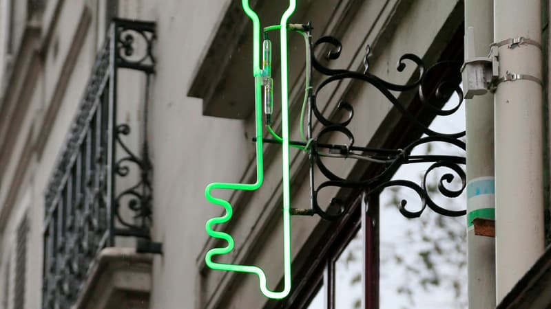 Les adolescent ont attiré le serrurier dans un piège.