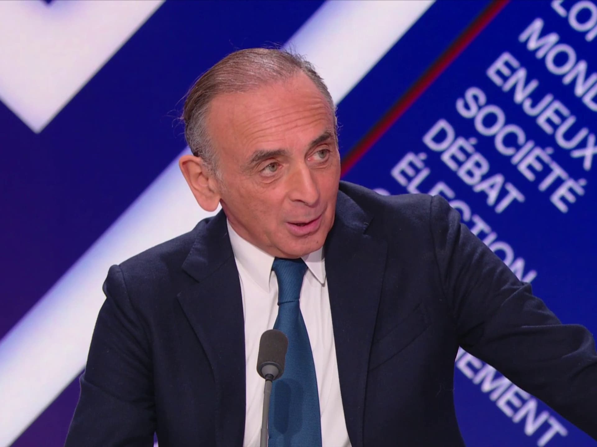 "Une proposition intelligente": Ăric Zemmour se dit favorable Ă une "primaire de droite" allant d'Ădouard Philippe Ă ReconquĂȘte pour 2027