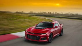 Un gros V8 6,2 litres pour cette Camaro surpuissante et agressive, qui ravira les clients américains.