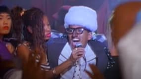 Le rappeur Shock G dans le clip "The Humpty Dance"