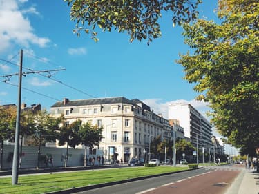 S'installer en région attirent les investisseurs selon la dernière étude du conseil en immobilier d'entreprise Arthur Loyd qui a intitulé son étude "L'appel des régions".