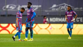 Des joueurs de Caen après la relégation en National, le 18 avril 2025