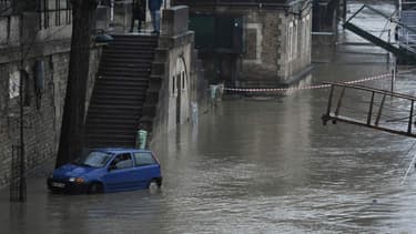 Eviter au maximum les déplacements en cas de crue.