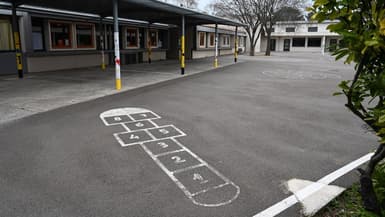 Une cour d'école fermée au Crès, près de Montpellier, le 12 mars 2020 (photo d'illustration)