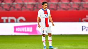 Marquinhos songeur pendant un match du PSG