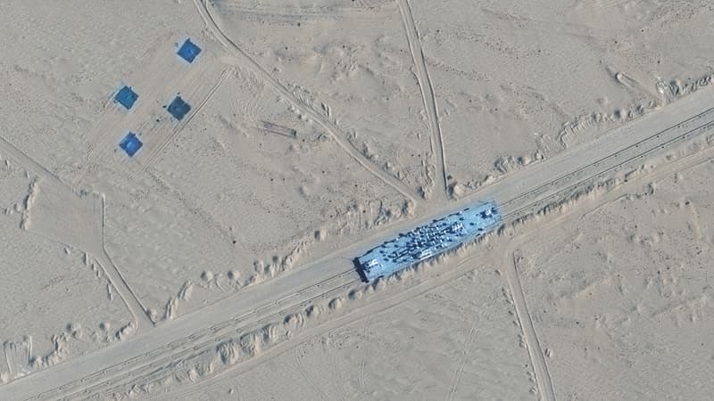 Image satellite montrant une cible mobile sur une voie ferrée dans la région de Ruoqiang, dans le désert du Taklamakan, dans la région occidentale du Xinjiang en Chine, le 20 octobre 2021.