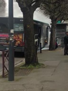 Un bus en feu à Montreuil - Témoins BFMTV
