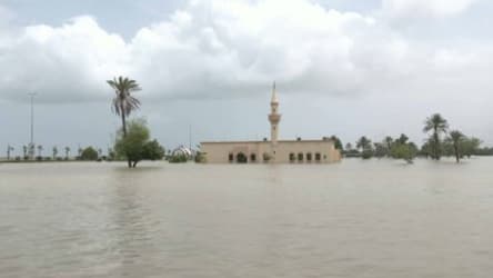 D'importantes inondations touchent les Émirats arabes unis, juillet 2022 D'importantes inondations touchent les Émirats arabes unis, juillet 2022