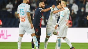 Neymar face à Alvaro Gonzalez
