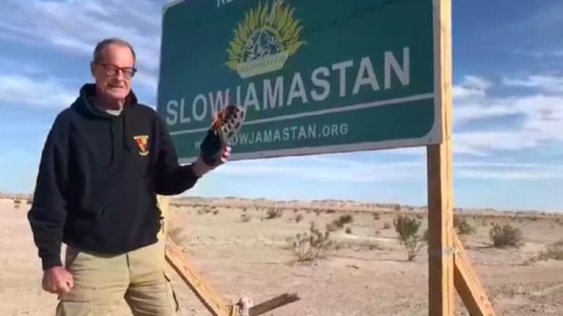 États-Unis: le Slowjamastan, cette micro-nation du désert californien qui interdit les Crocs