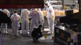 La police scientifique à Saint-Denis, près du Stade de France, dans la nuit de vendredi à samedi.