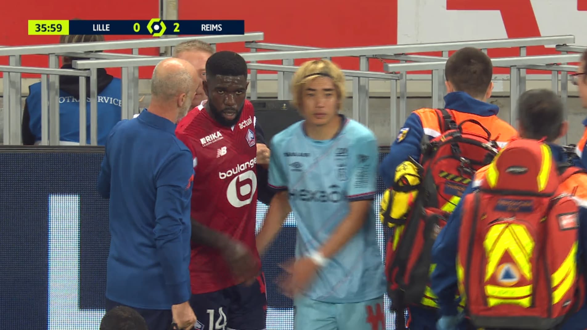 Samuel Umtiti reprenant sa place lors de Lille-Reims