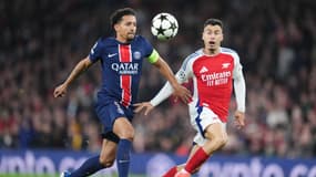 Marquinhos au duel avec Gabriel Martinelli lors du match Arsenal-PSG (2-0, Ligue des champions), le 1er octobre 2024