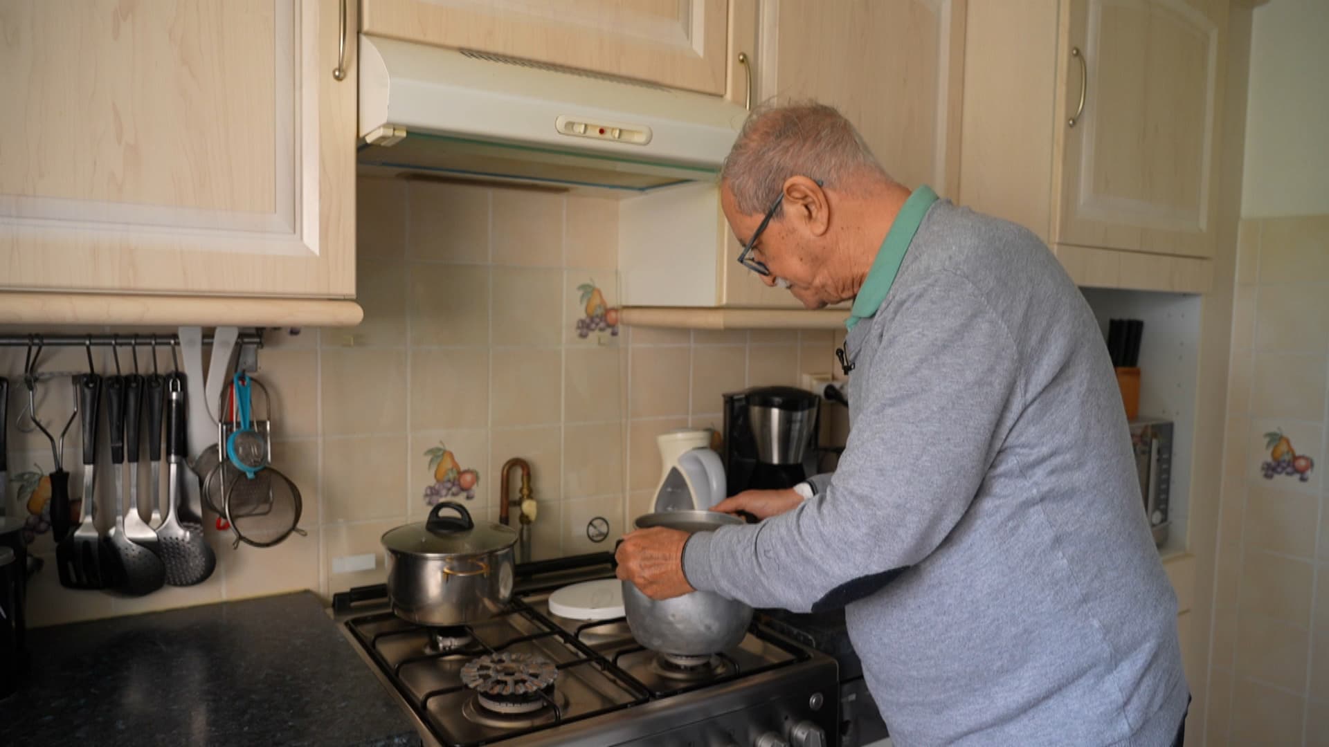 "C'EST FATIGANT": DES HABITANTS DE VITRY-SUR-SEINE PRIVÉS D'EAU CHAUDE DEPUIS PLUS DE TROIS SEMAINES