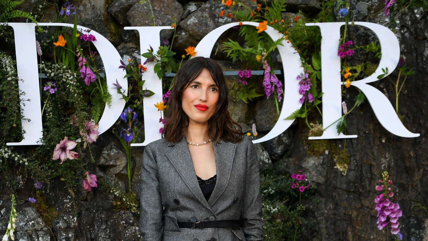 Jeanne Damas au défilé Croisière 2025 de Dior. Jeanne Damas au défilé Croisière 2025 de Dior.
