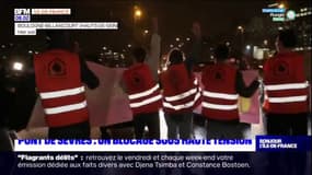 Paris: nouveau blocage de militants écologistes sur le pont de Sèvres