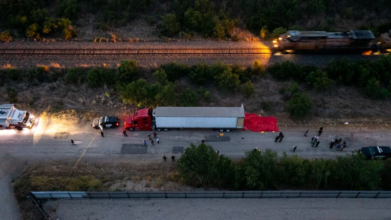 Le camion à l'arrière duquel ont été retrouvés 53 corps de migrants au Texas