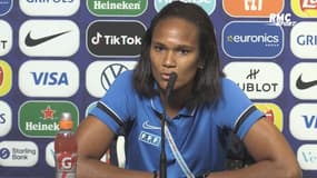 Euro 2022 :  "Athlétiques et physiques" Renard s'attend à un gros combat contre l'Islande 