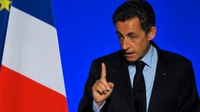 Réaffirmant sa volonté de mener "à son terme" la réforme des retraites, Nicolas Sarkozy a ordonné mercredi le déblocage de tous les dépôts de carburant paralysés par des opposants au texte. /Photo prise le 19 octobre 2010/REUTERS/Philippe Wojazer