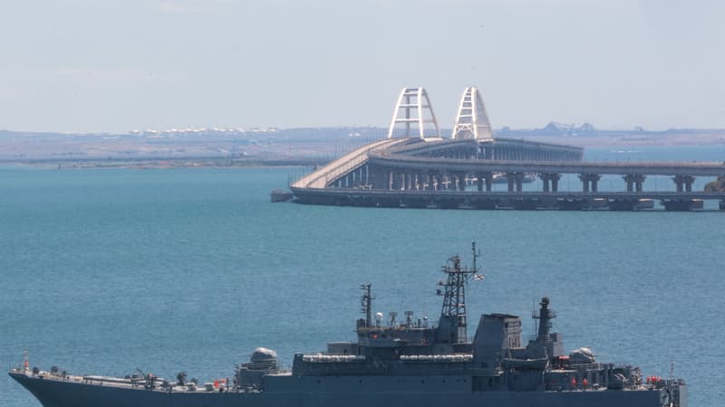 Proche de Kertch, le pont de Crimée menant au continent russe, déjà pris pour cible par les forces ukrainiennes par le passé, a été brièvement fermé samedi. (Photo d'archive)