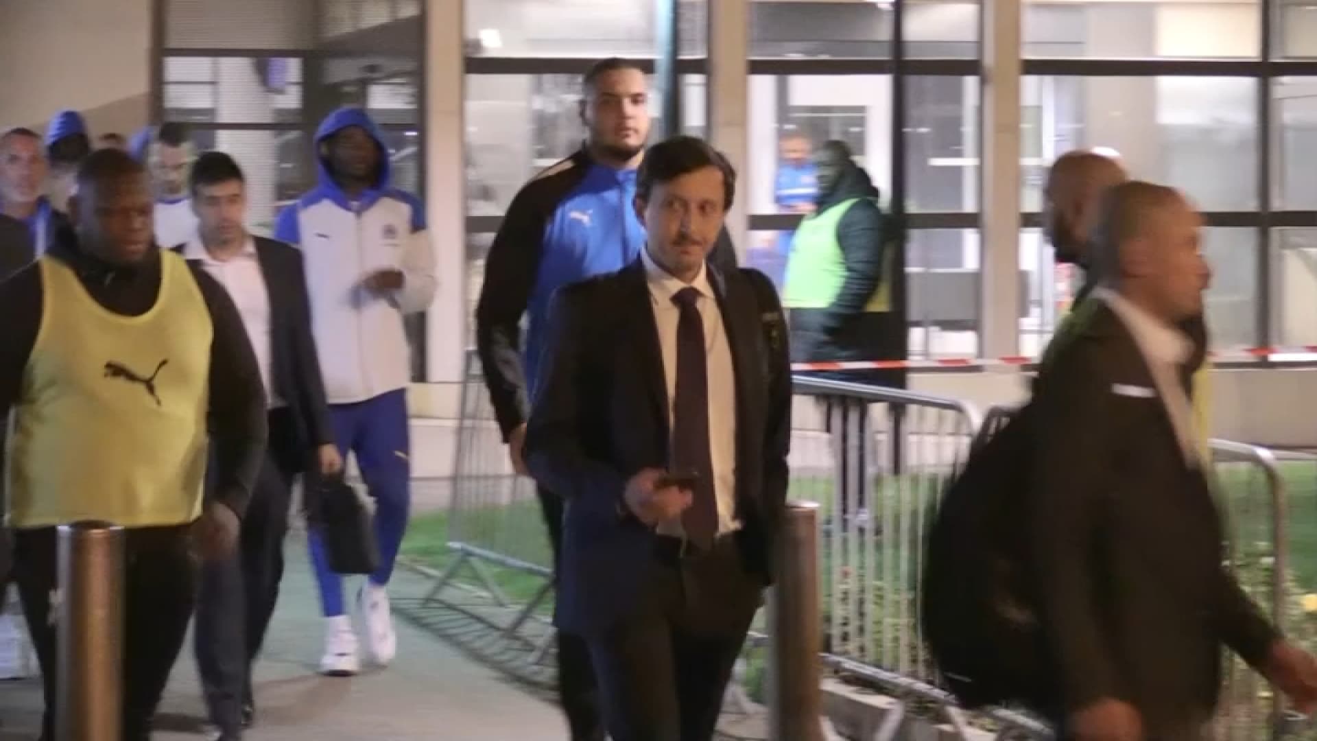 Pablo Longoria à son arrivée à l'aéroport de Marignane après PSG-OM (4-0, 6e journée de Ligue 1), le 24 septembre 2023
