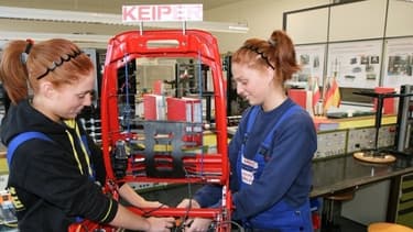 L'Autriche met notamment l'accent sur l'apprentissage, avec un taux de chômage des moins de 25 ans à 8,9%, l'un des plus faibles d'Europe