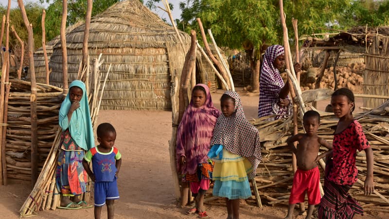 Des enfants à Agadez au nord du Niger le 6 avril 2017, alors que le nord du pays était confronté à une importante sécheresse.