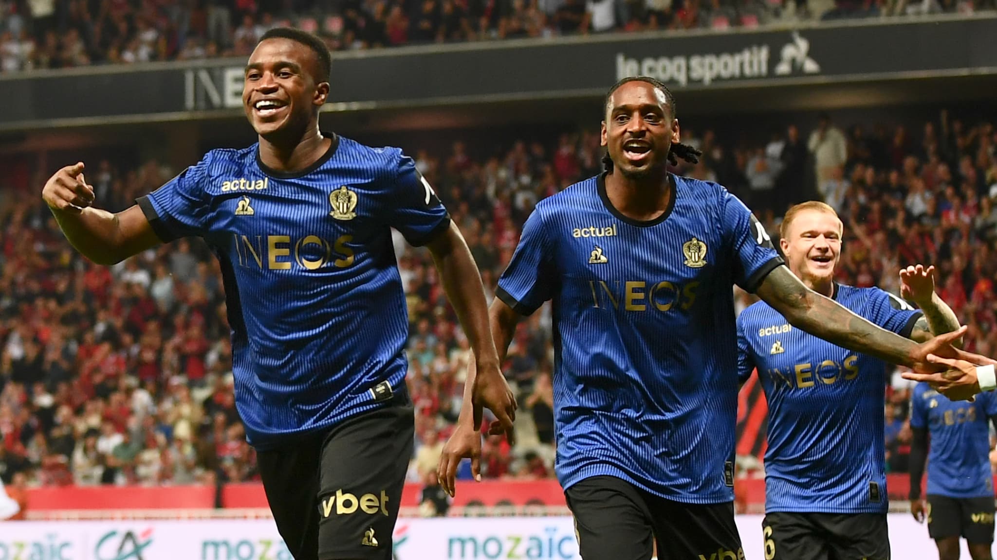 La joie de Moukoko et Rosario face à Saint-Etienne