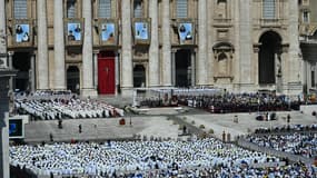 La cérémonie de canonisation dimanche 15 mai à Rome. 