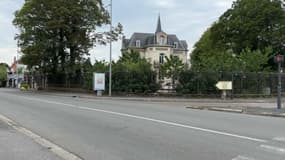 Le Château Lixon doit être rasé pour y construire à la place un supermarché de l'enseigne Aldi, à Louvroil dans le Nord.